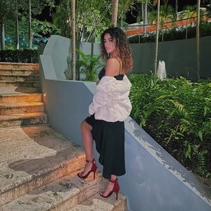 Meet your Posher, Lineidy